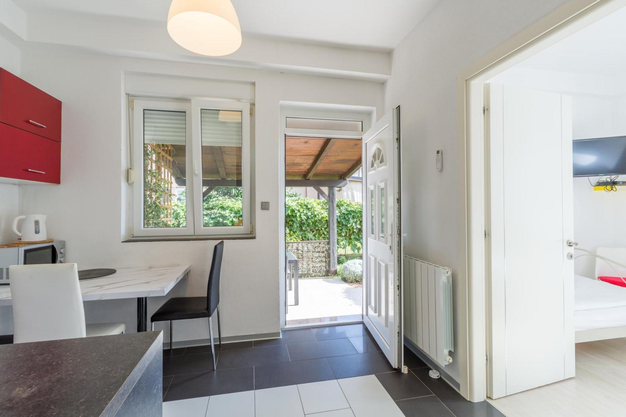 Trbovic Apartments Peaceful Stay With Free Parking, Pet-Friendly, And Bike Storage In Umag Bagian luar foto