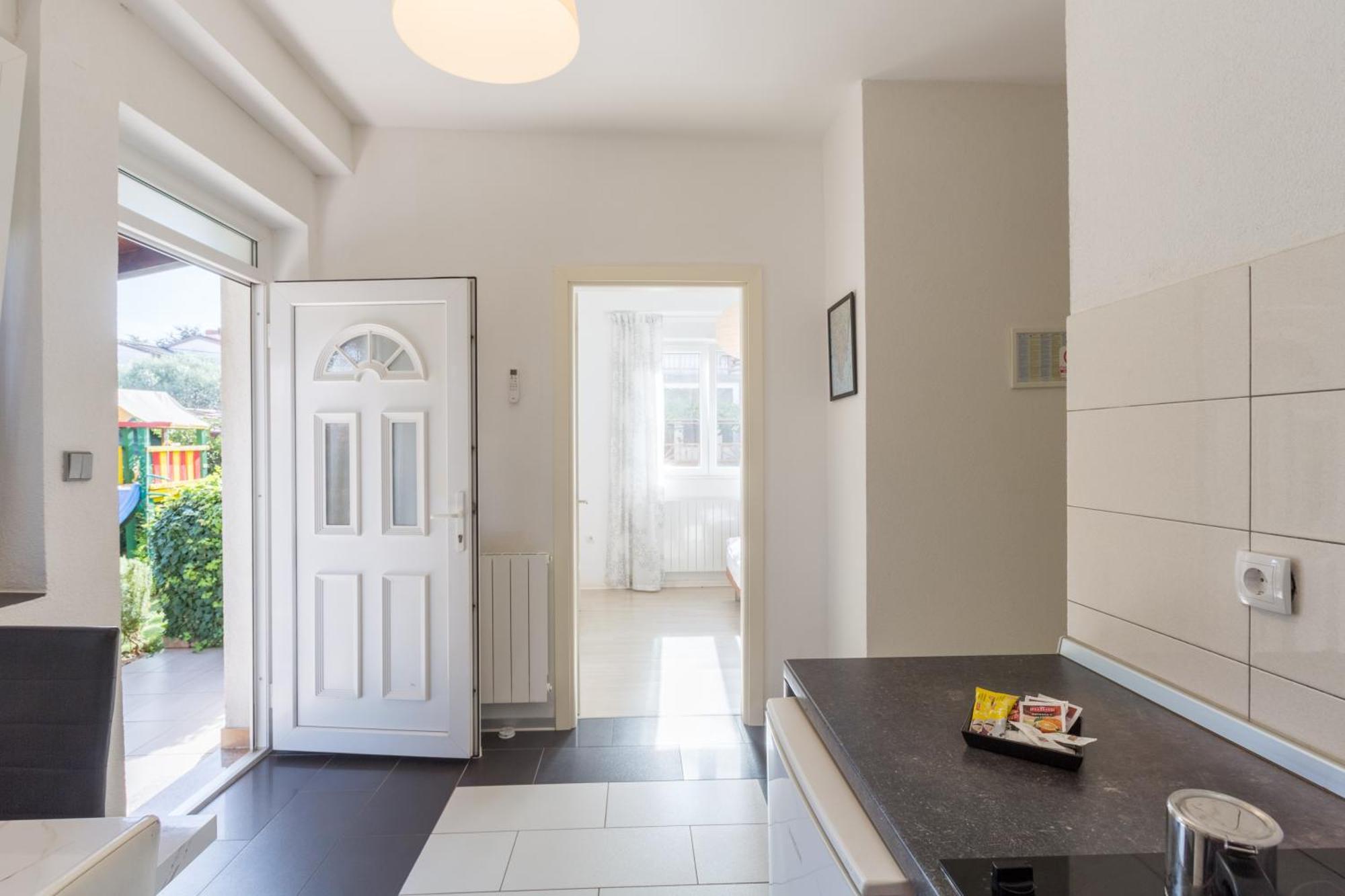 Trbovic Apartments Peaceful Stay With Free Parking, Pet-Friendly, And Bike Storage In Umag Bagian luar foto