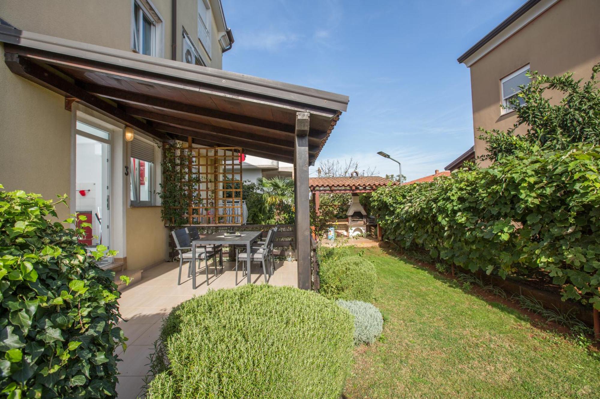 Trbovic Apartments Peaceful Stay With Free Parking, Pet-Friendly, And Bike Storage In Umag Bagian luar foto