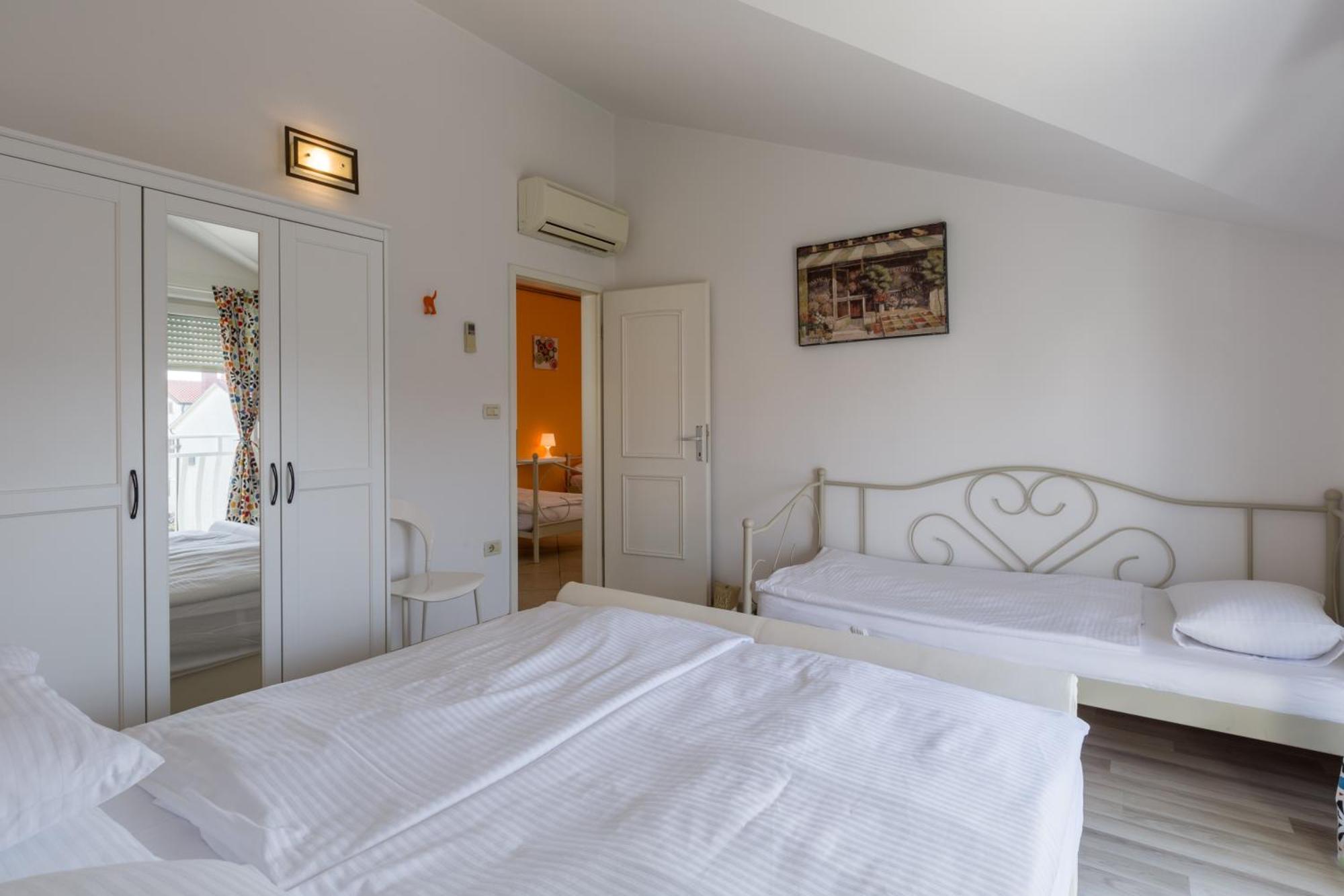Trbovic Apartments Peaceful Stay With Free Parking, Pet-Friendly, And Bike Storage In Umag Bagian luar foto