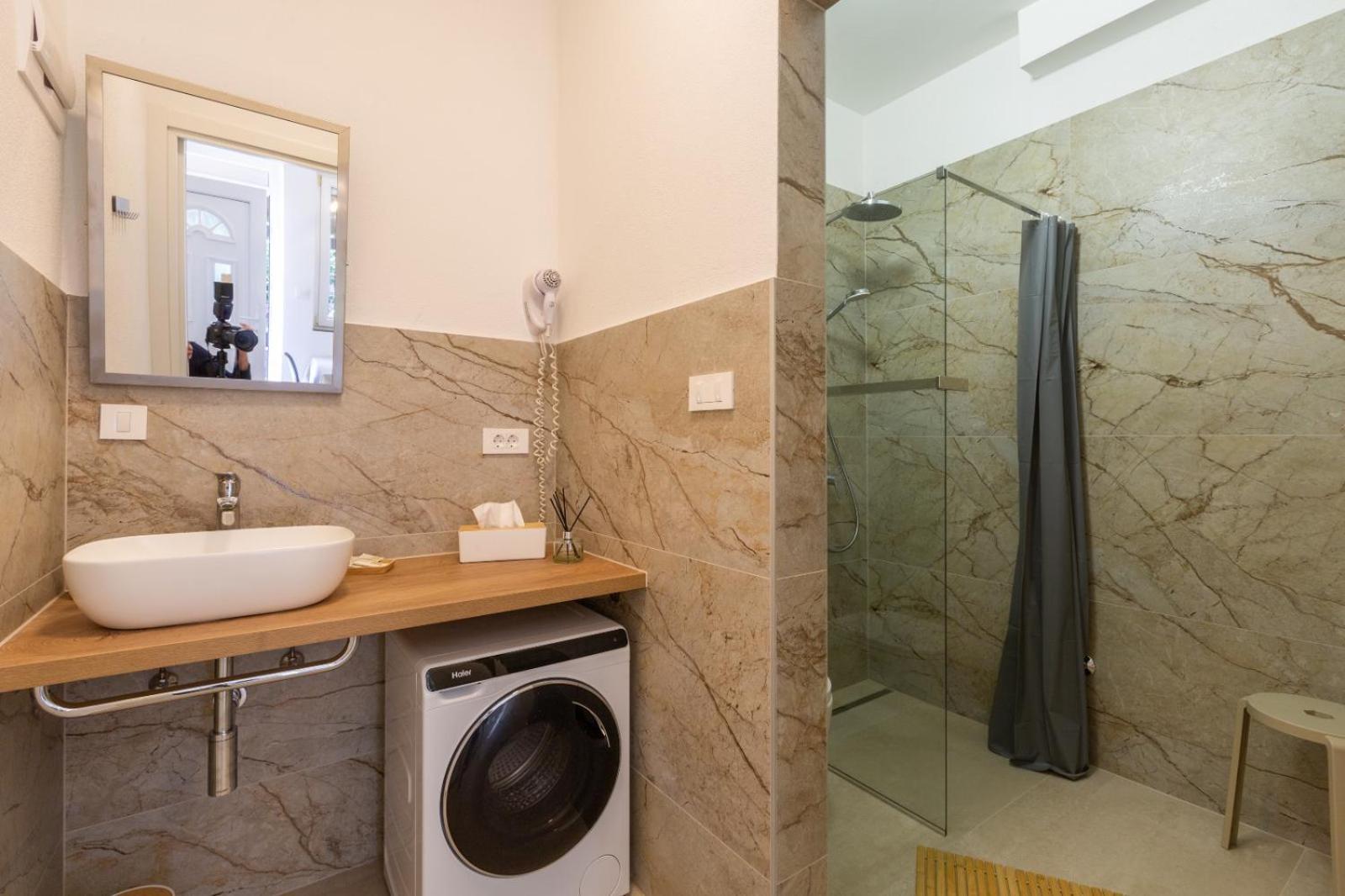 Trbovic Apartments Peaceful Stay With Free Parking, Pet-Friendly, And Bike Storage In Umag Bagian luar foto